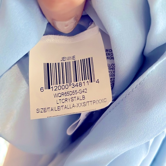 BCBG runway collection. Size 4 worn once and dry cleaned. Gorgeous piece. - Picture 10 of 12